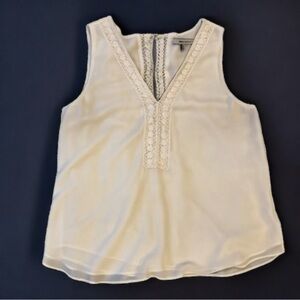 NAKED ZEBRA Women’s White Sleeveless Blouse With Lace Detailing. Size Medium